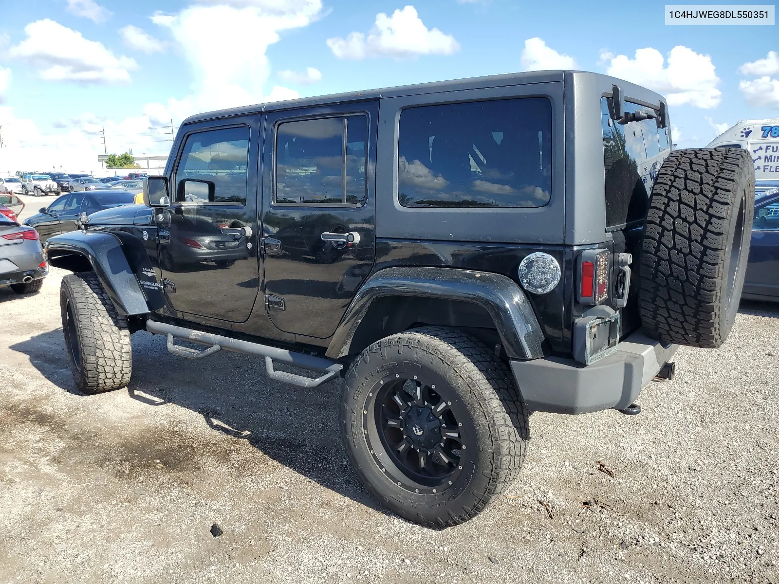 1C4HJWEG8DL550351 2013 Jeep Wrangler Unlimited Sahara