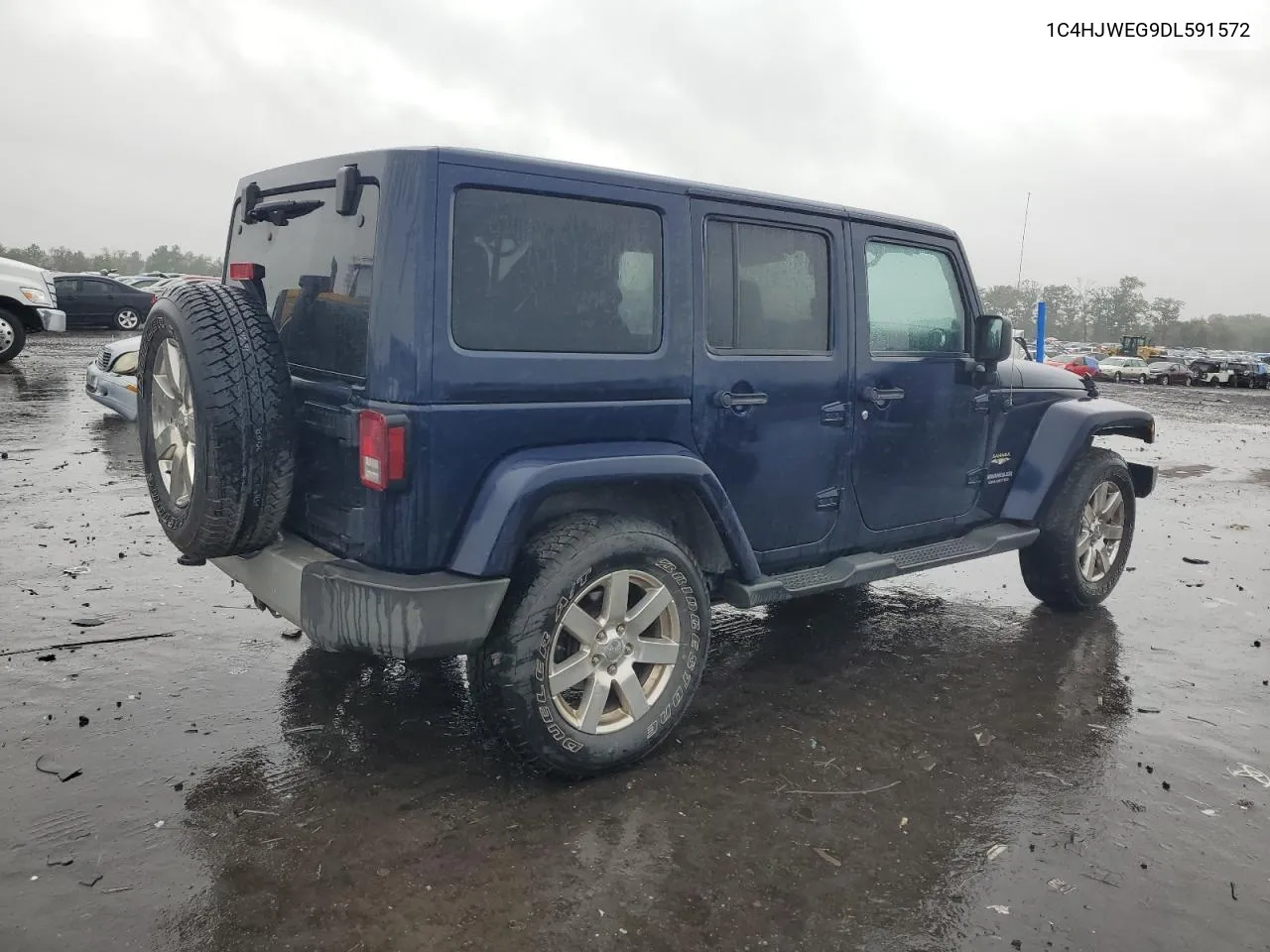 1C4HJWEG9DL591572 2013 Jeep Wrangler Unlimited Sahara