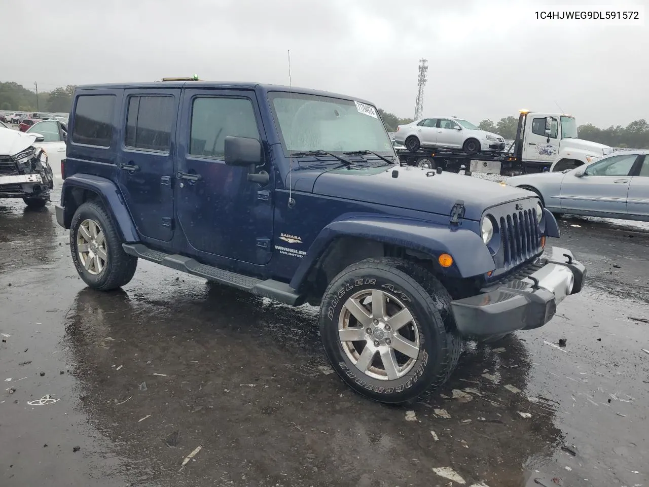 1C4HJWEG9DL591572 2013 Jeep Wrangler Unlimited Sahara