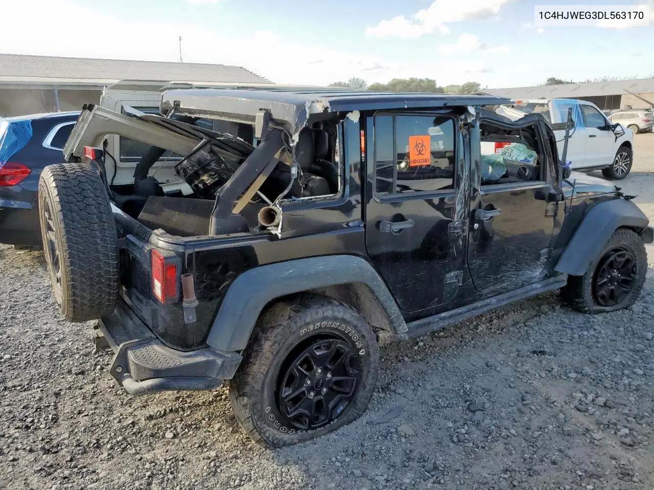 1C4HJWEG3DL563170 2013 Jeep Wrangler Unlimited Sahara