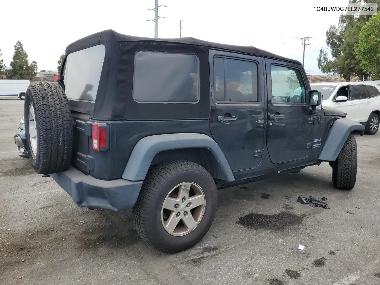 2014 Jeep Wrangler Unlimited Sport VIN: 1C4BJWDG7EL277542 Lot: 62888934