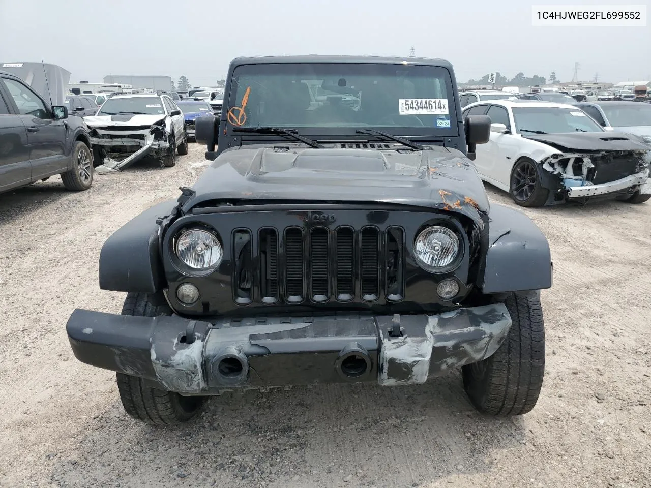 1C4HJWEG2FL699552 2015 Jeep Wrangler Unlimited Sahara