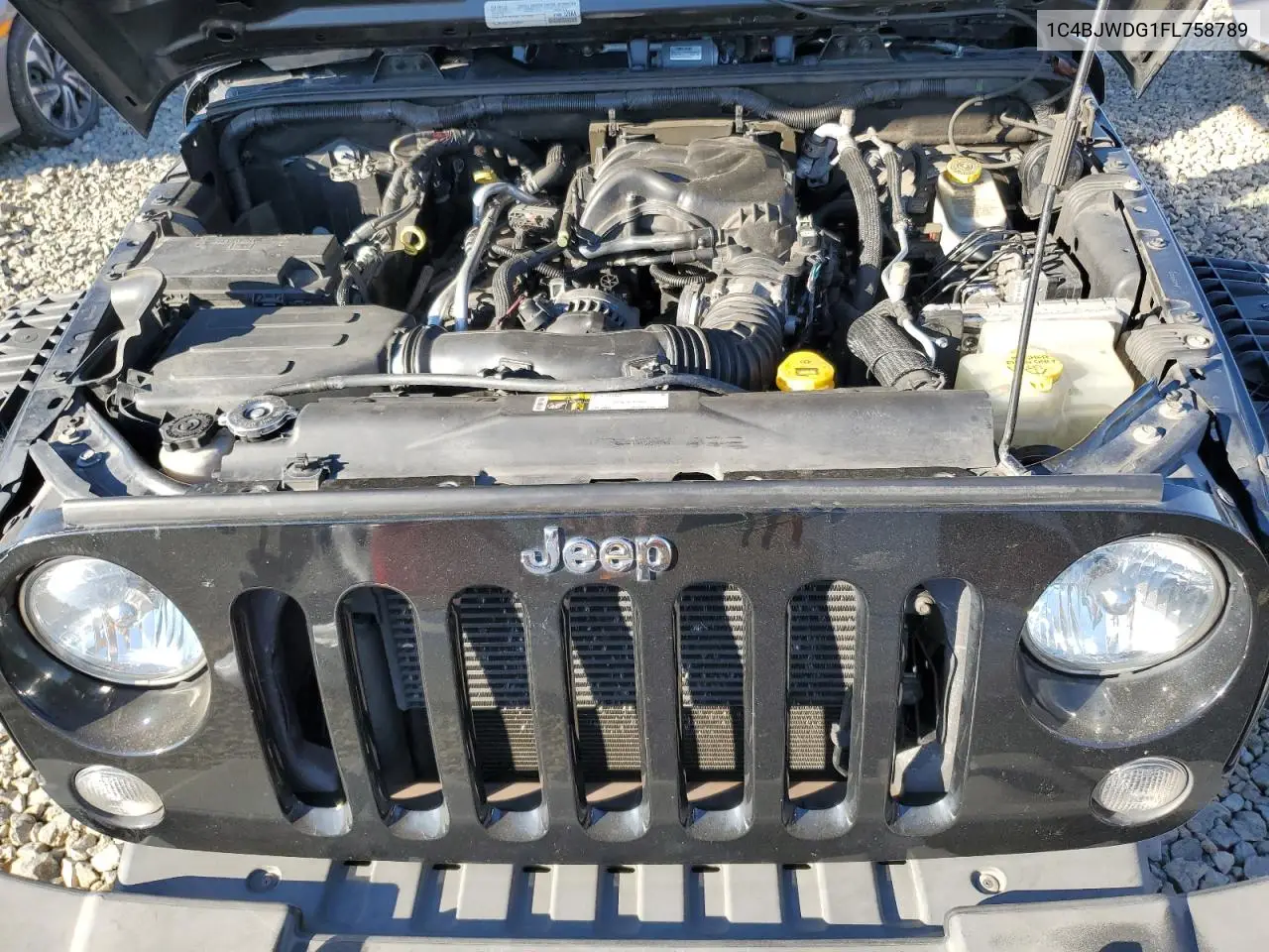 1C4BJWDG1FL758789 2015 Jeep Wrangler Unlimited Sport