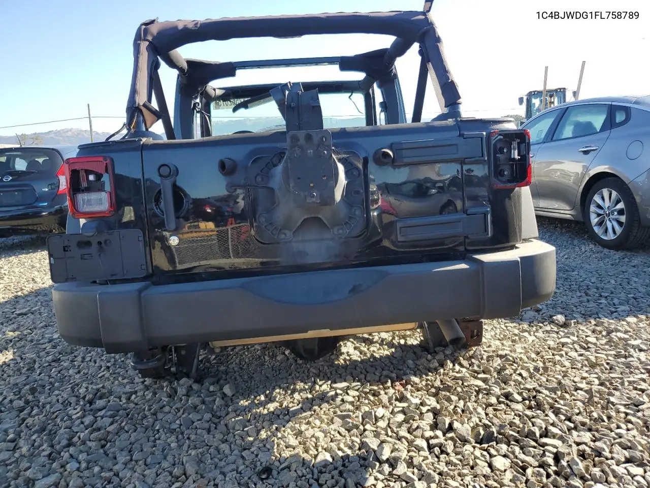 1C4BJWDG1FL758789 2015 Jeep Wrangler Unlimited Sport