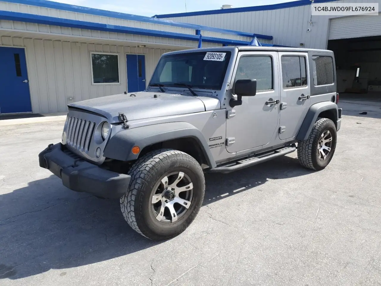 1C4BJWDG9FL676924 2015 Jeep Wrangler Unlimited Sport