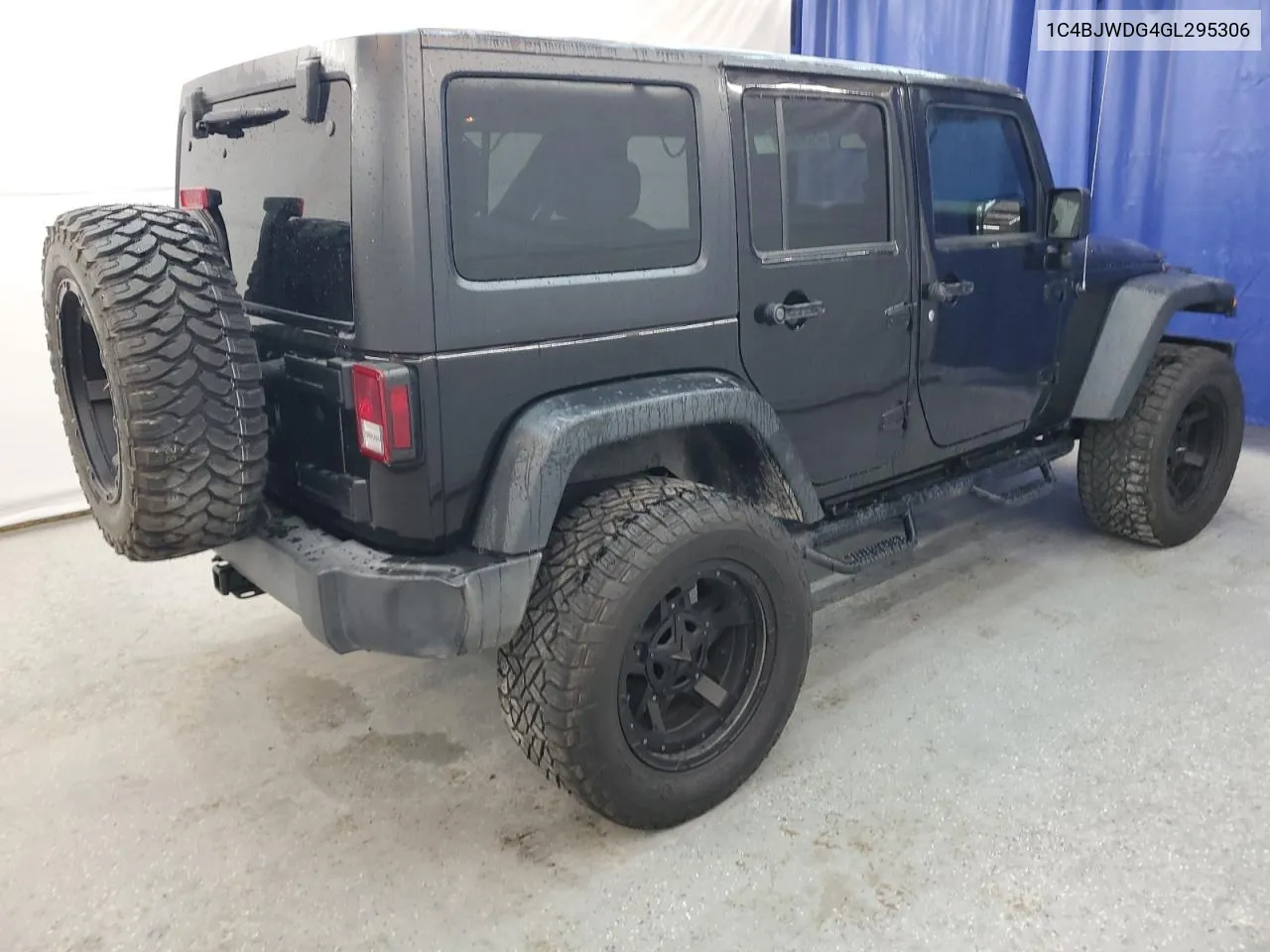 1C4BJWDG4GL295306 2016 Jeep Wrangler Unlimited Sport