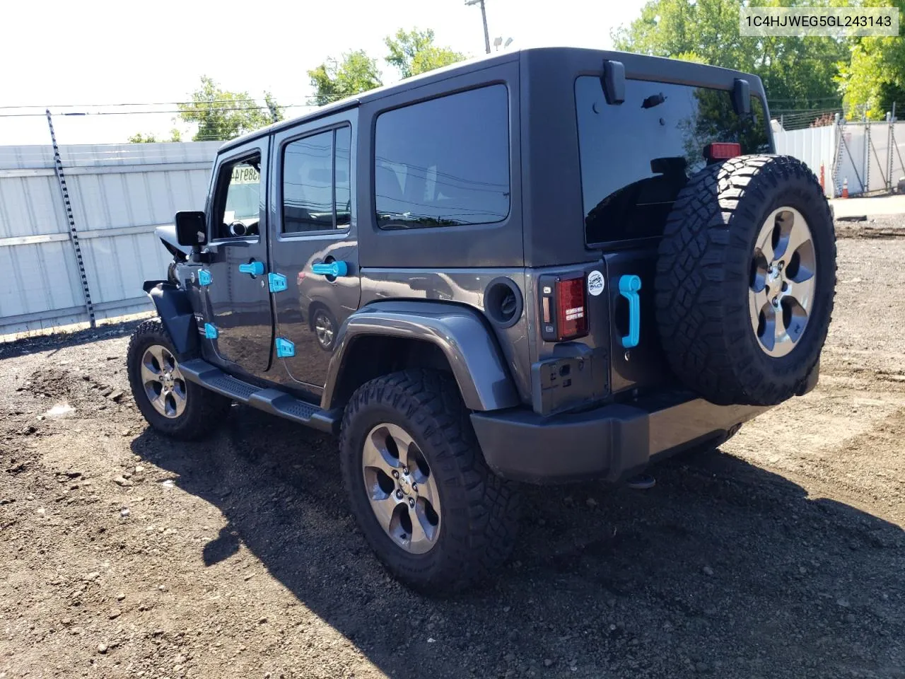 1C4HJWEG5GL243143 2016 Jeep Wrangler Unlimited Sahara