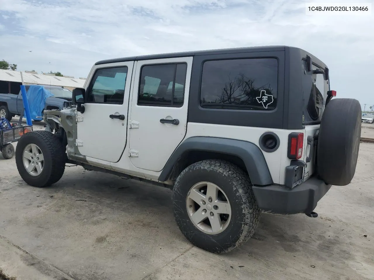 1C4BJWDG2GL130466 2016 Jeep Wrangler Unlimited Sport