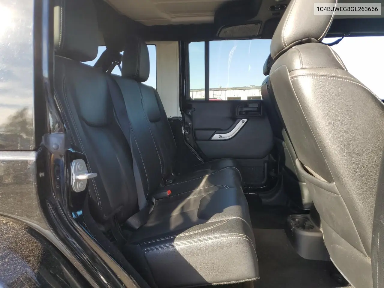 1C4BJWEG8GL263666 2016 Jeep Wrangler Unlimited Sahara