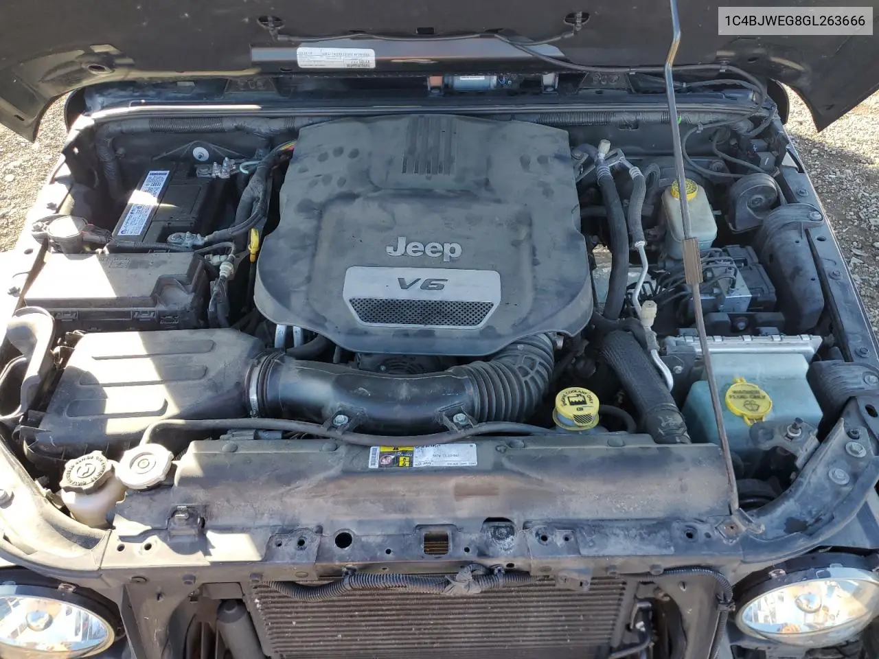 1C4BJWEG8GL263666 2016 Jeep Wrangler Unlimited Sahara