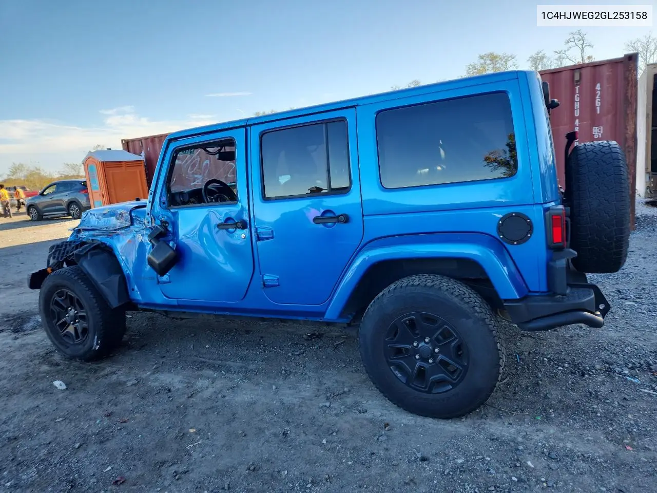 1C4HJWEG2GL253158 2016 Jeep Wrangler Unlimited Sahara