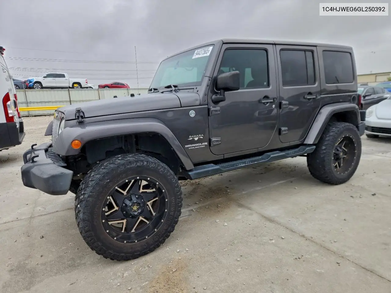 1C4HJWEG6GL250392 2016 Jeep Wrangler Unlimited Sahara