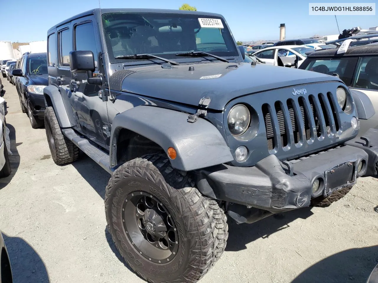 1C4BJWDG1HL588856 2017 Jeep Wrangler Unlimited Sport