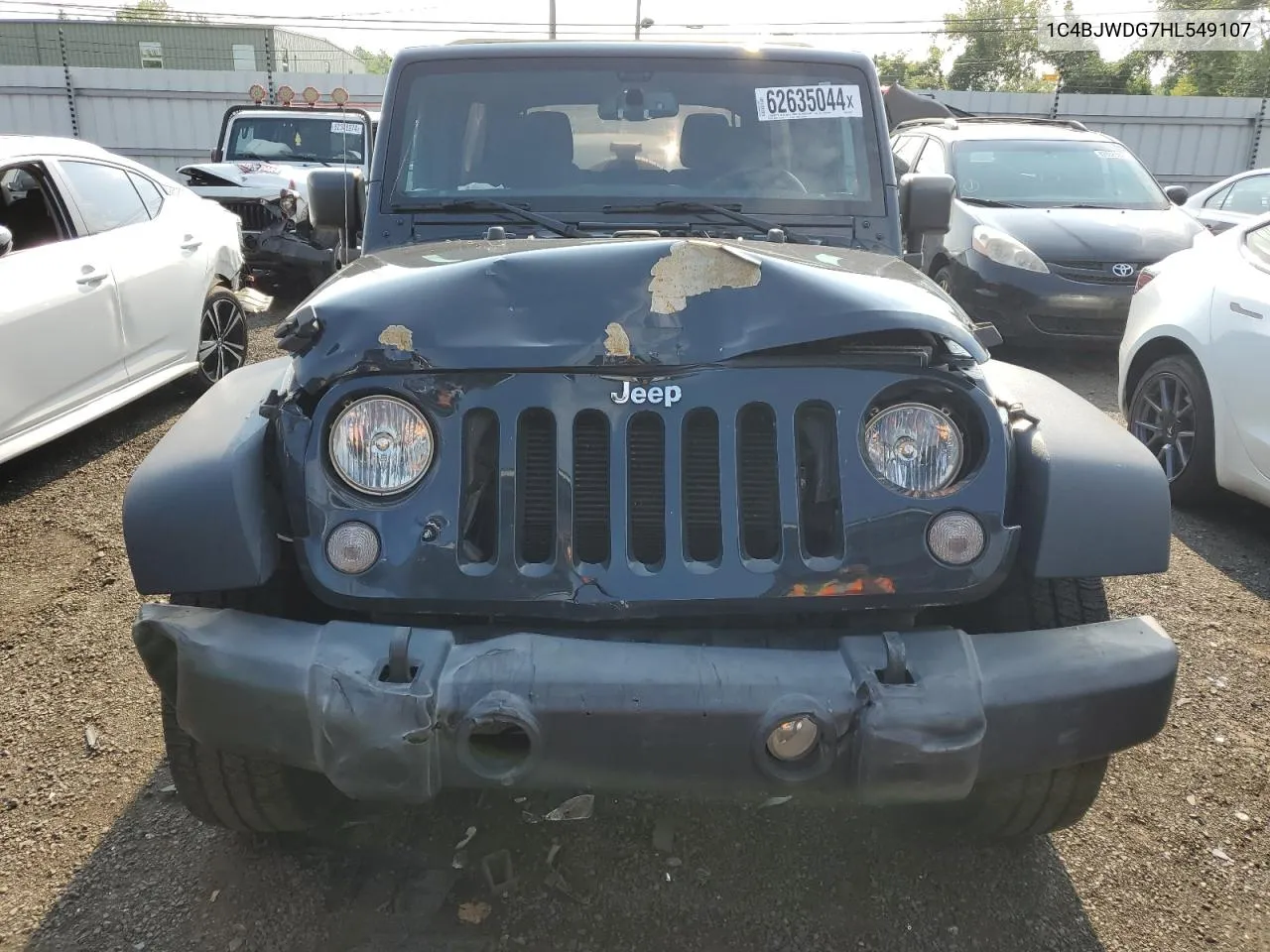 1C4BJWDG7HL549107 2017 Jeep Wrangler Unlimited Sport