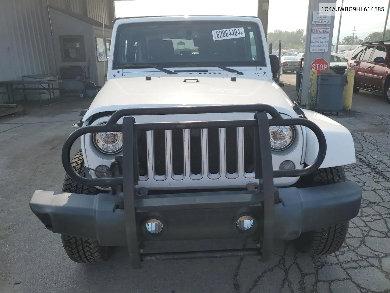 1C4AJWBG9HL614585 2017 Jeep Wrangler Sahara