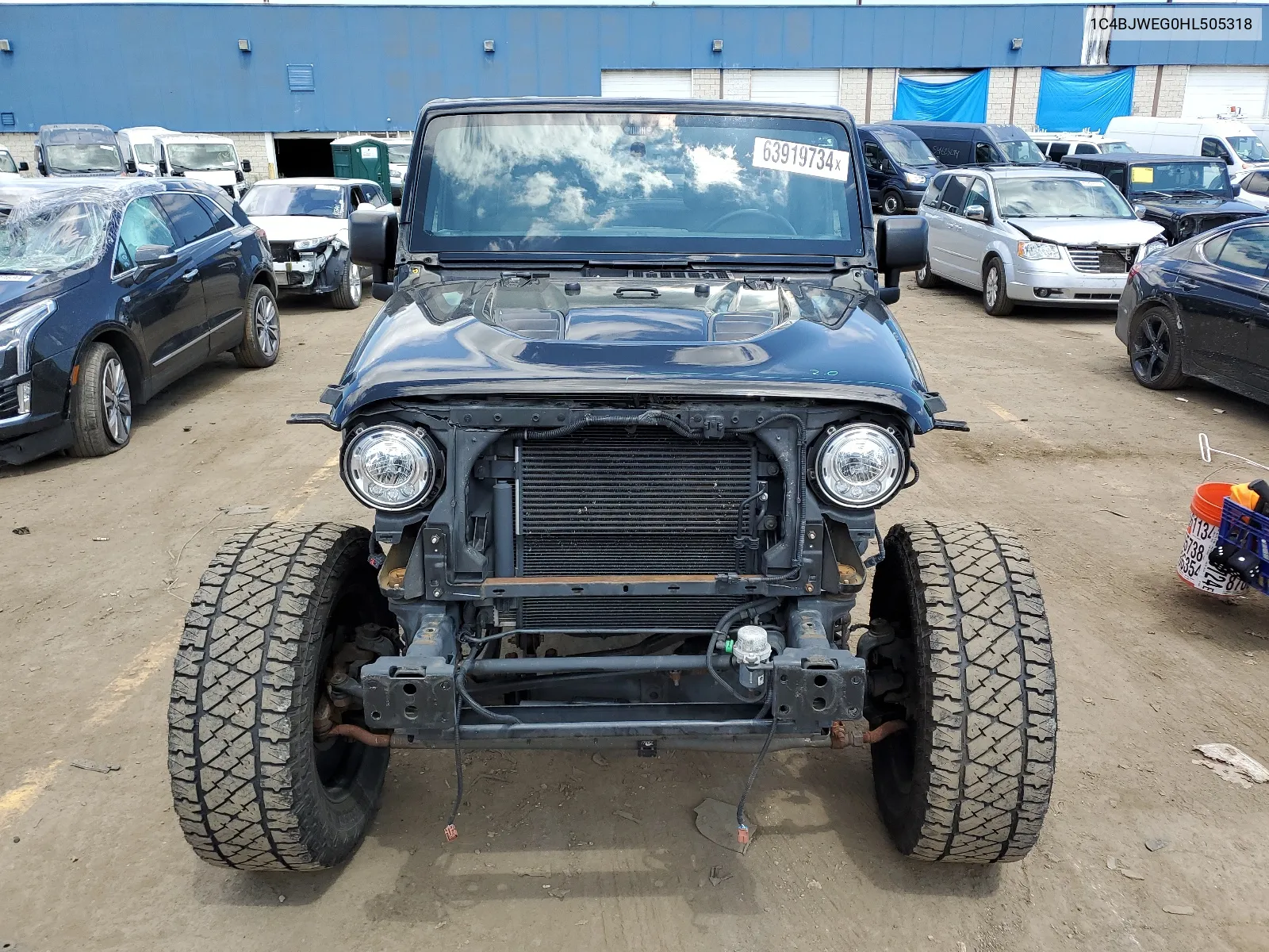 1C4BJWEG0HL505318 2017 Jeep Wrangler Unlimited Sahara