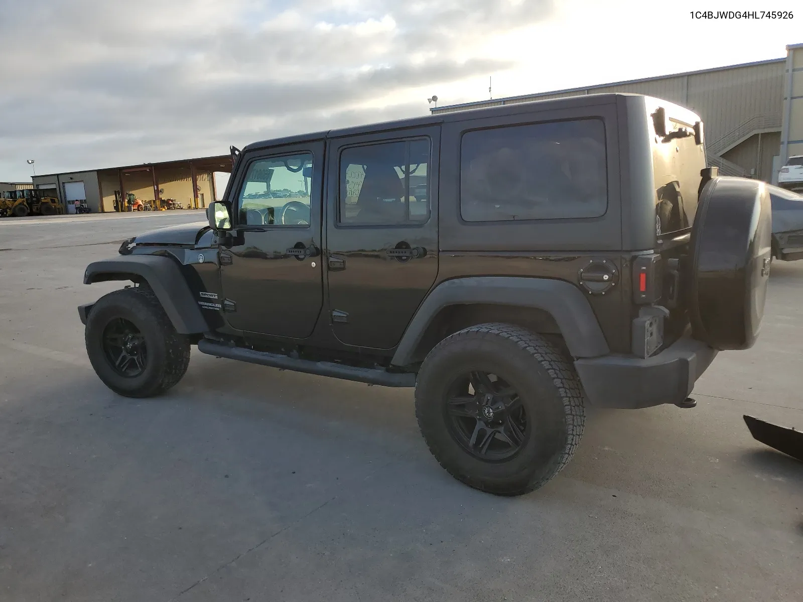 1C4BJWDG4HL745926 2017 Jeep Wrangler Unlimited Sport