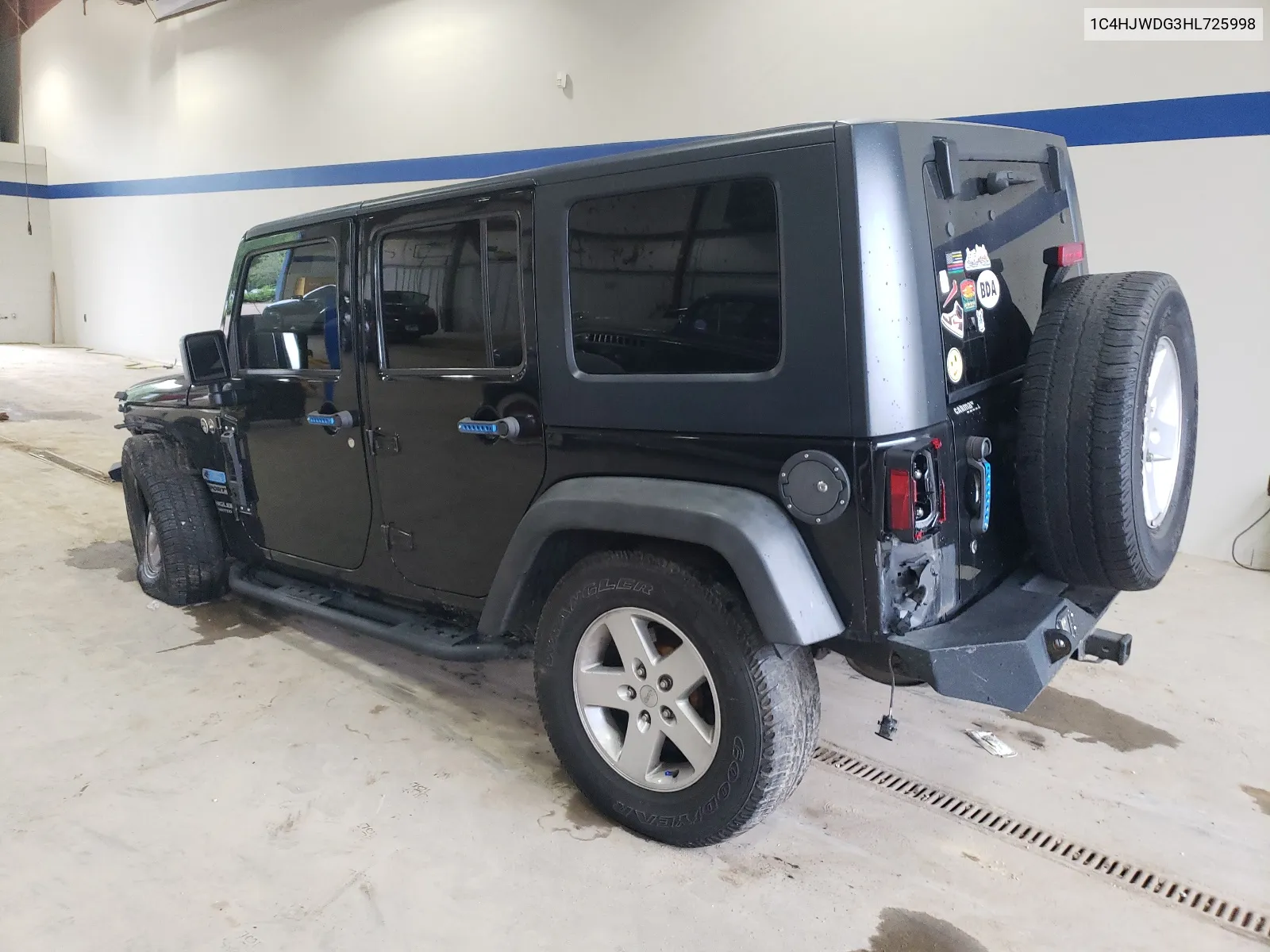 1C4HJWDG3HL725998 2017 Jeep Wrangler Unlimited Sport