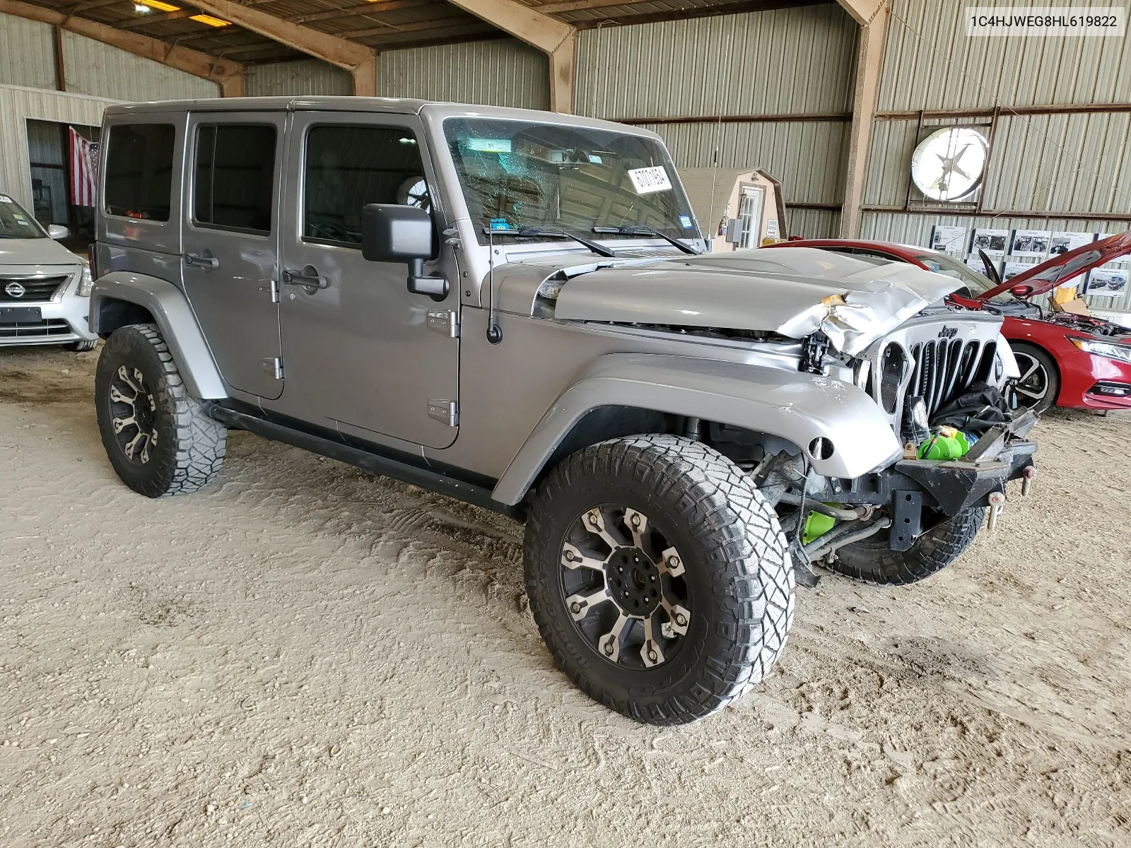 1C4HJWEG8HL619822 2017 Jeep Wrangler Unlimited Sahara