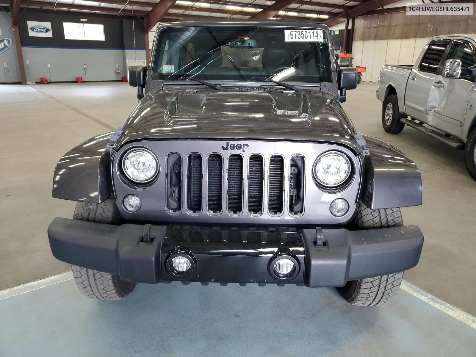 1C4HJWEG8HL635471 2017 Jeep Wrangler Unlimited Sahara