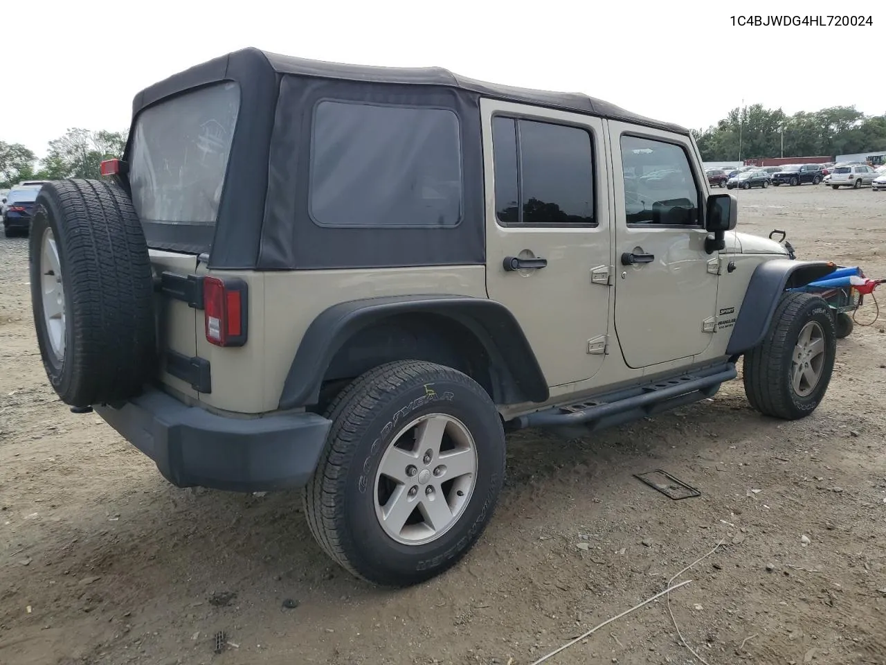 1C4BJWDG4HL720024 2017 Jeep Wrangler Unlimited Sport