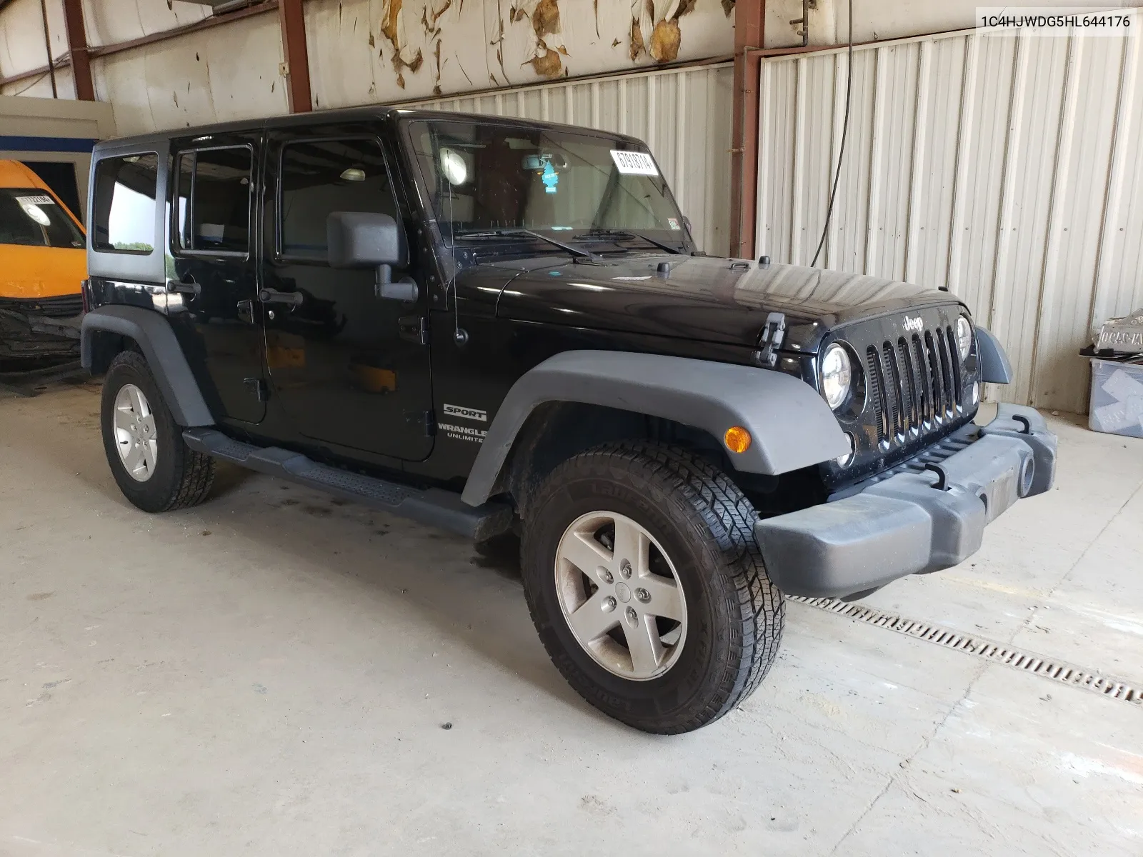 1C4HJWDG5HL644176 2017 Jeep Wrangler Unlimited Sport