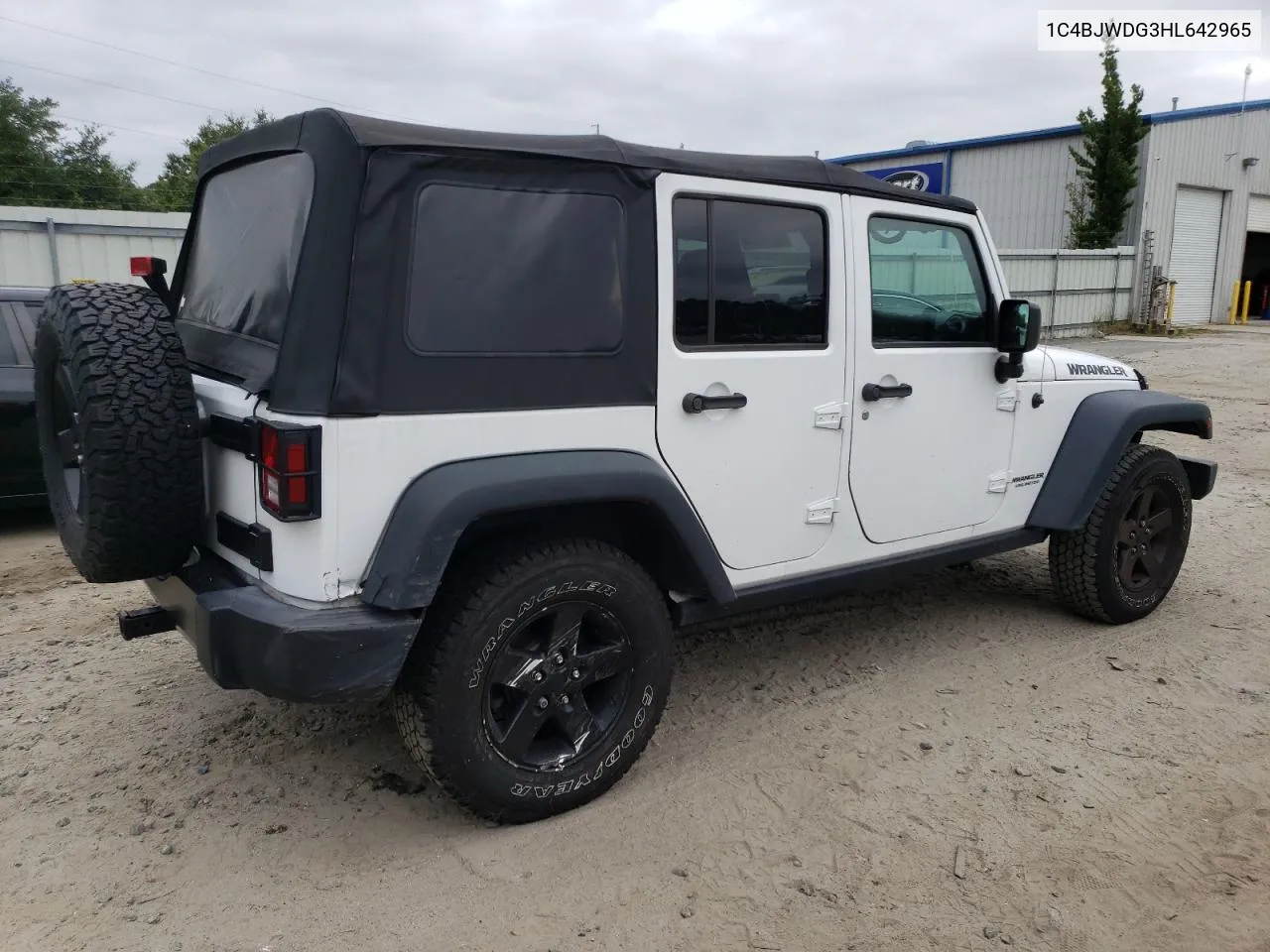 1C4BJWDG3HL642965 2017 Jeep Wrangler Unlimited Sport