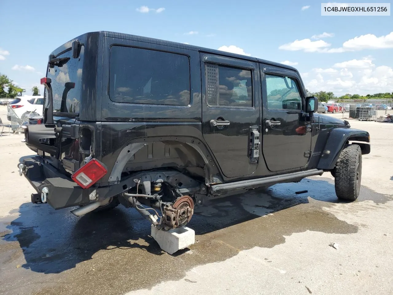 1C4BJWEGXHL651256 2017 Jeep Wrangler Unlimited Sahara