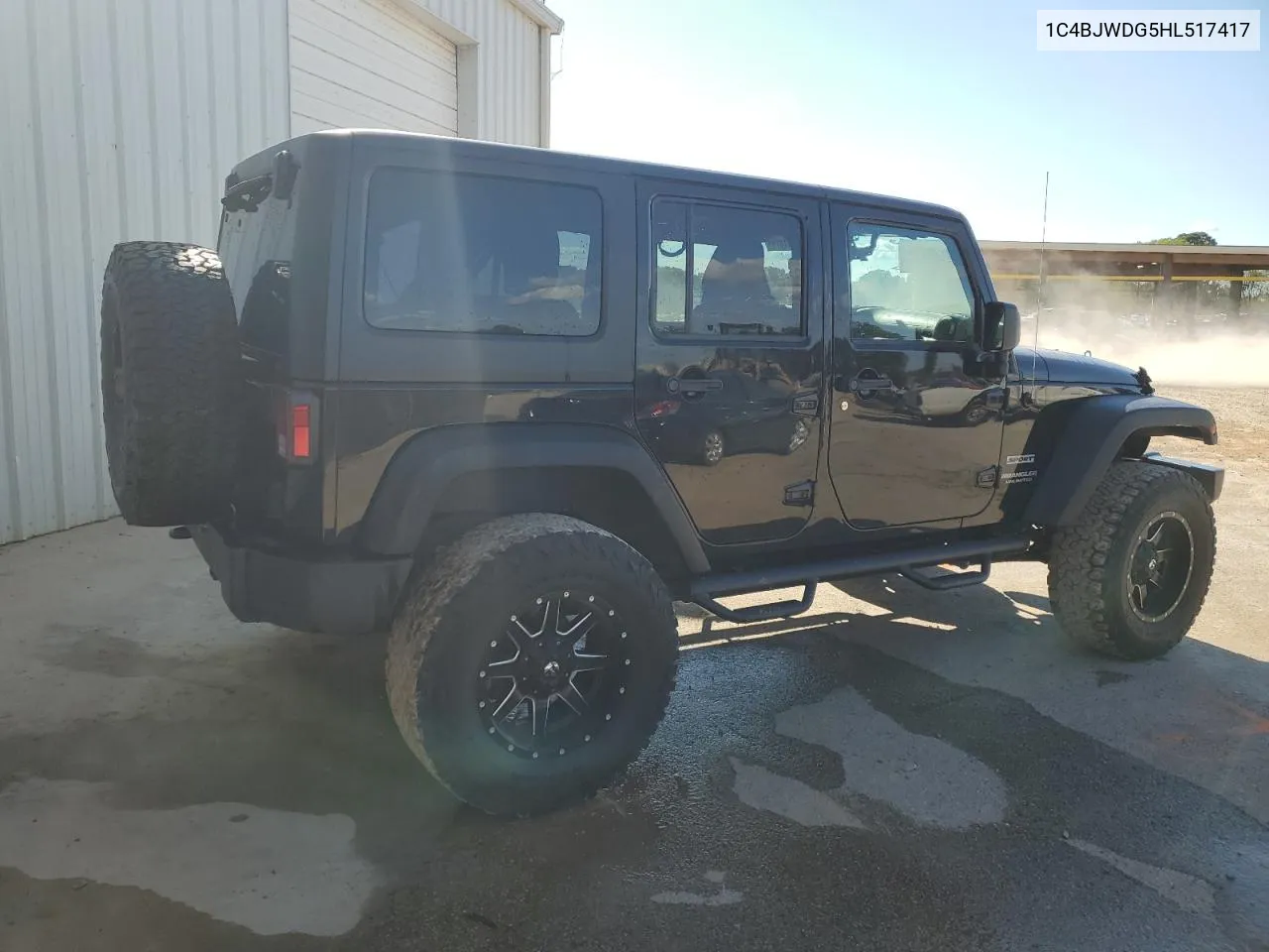 1C4BJWDG5HL517417 2017 Jeep Wrangler Unlimited Sport