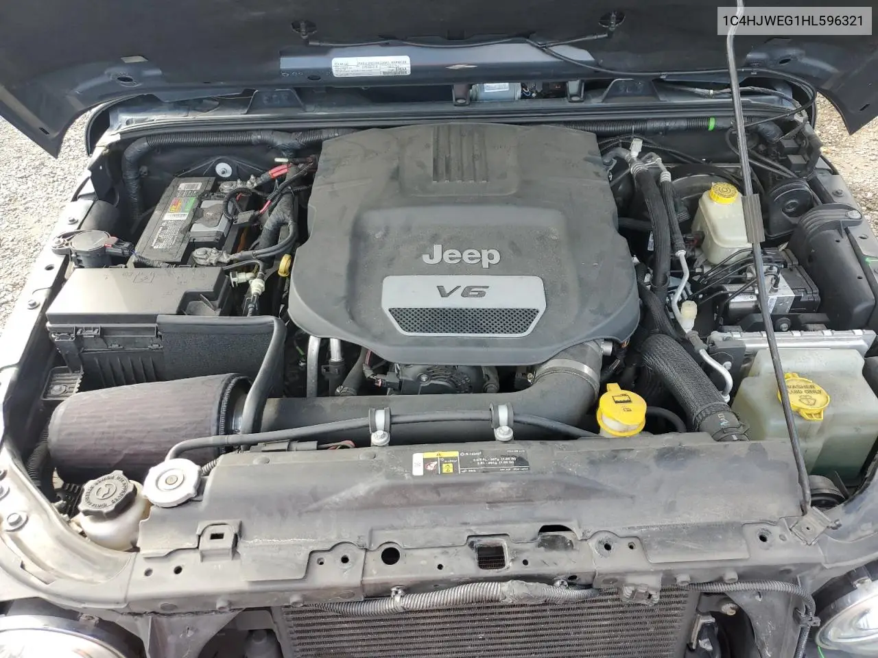 1C4HJWEG1HL596321 2017 Jeep Wrangler Unlimited Sahara