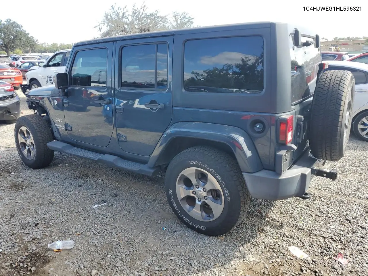 1C4HJWEG1HL596321 2017 Jeep Wrangler Unlimited Sahara