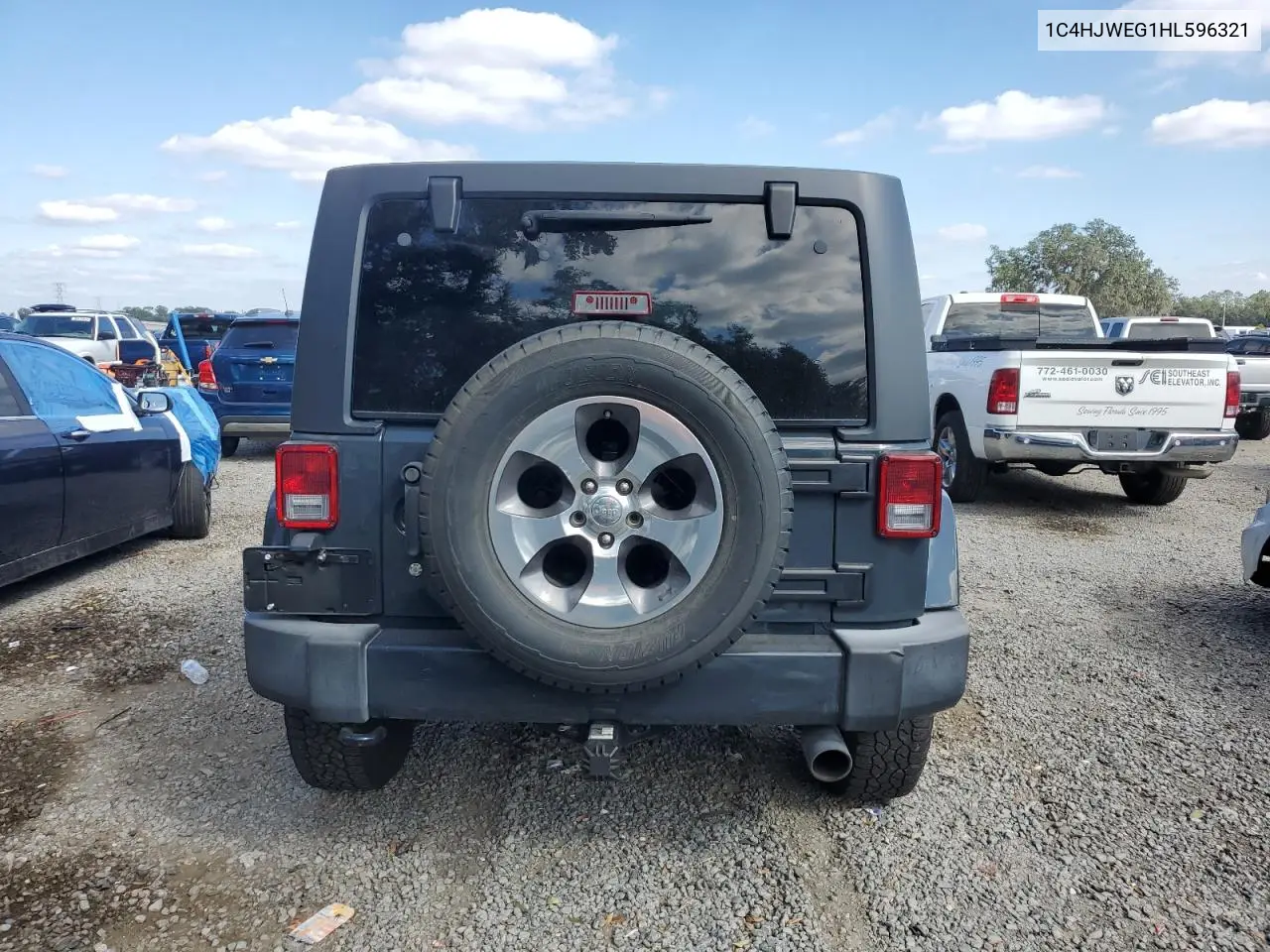 1C4HJWEG1HL596321 2017 Jeep Wrangler Unlimited Sahara