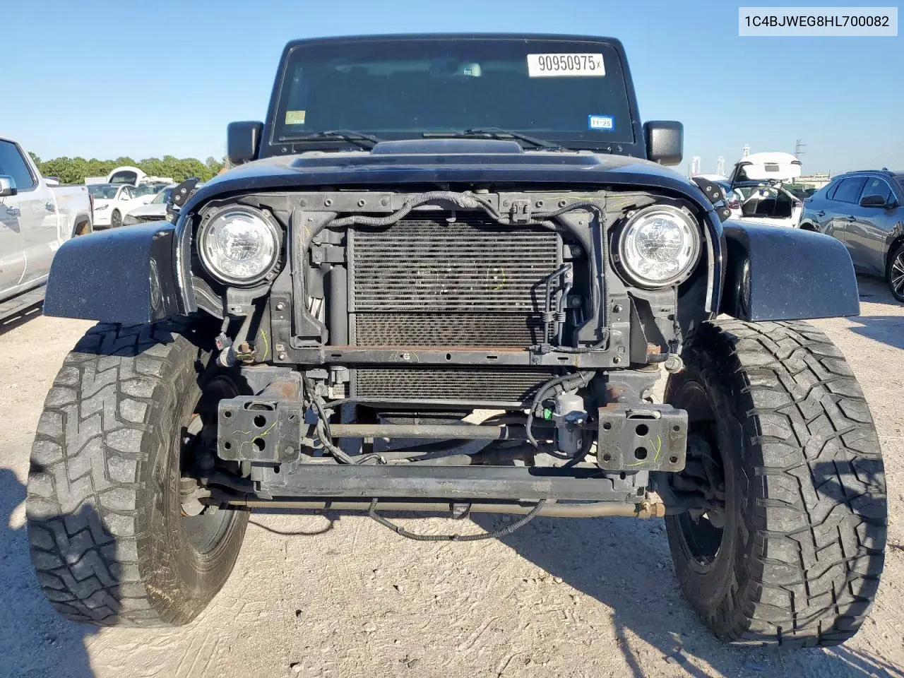 1C4BJWEG8HL700082 2017 Jeep Wrangler Unlimited Sahara