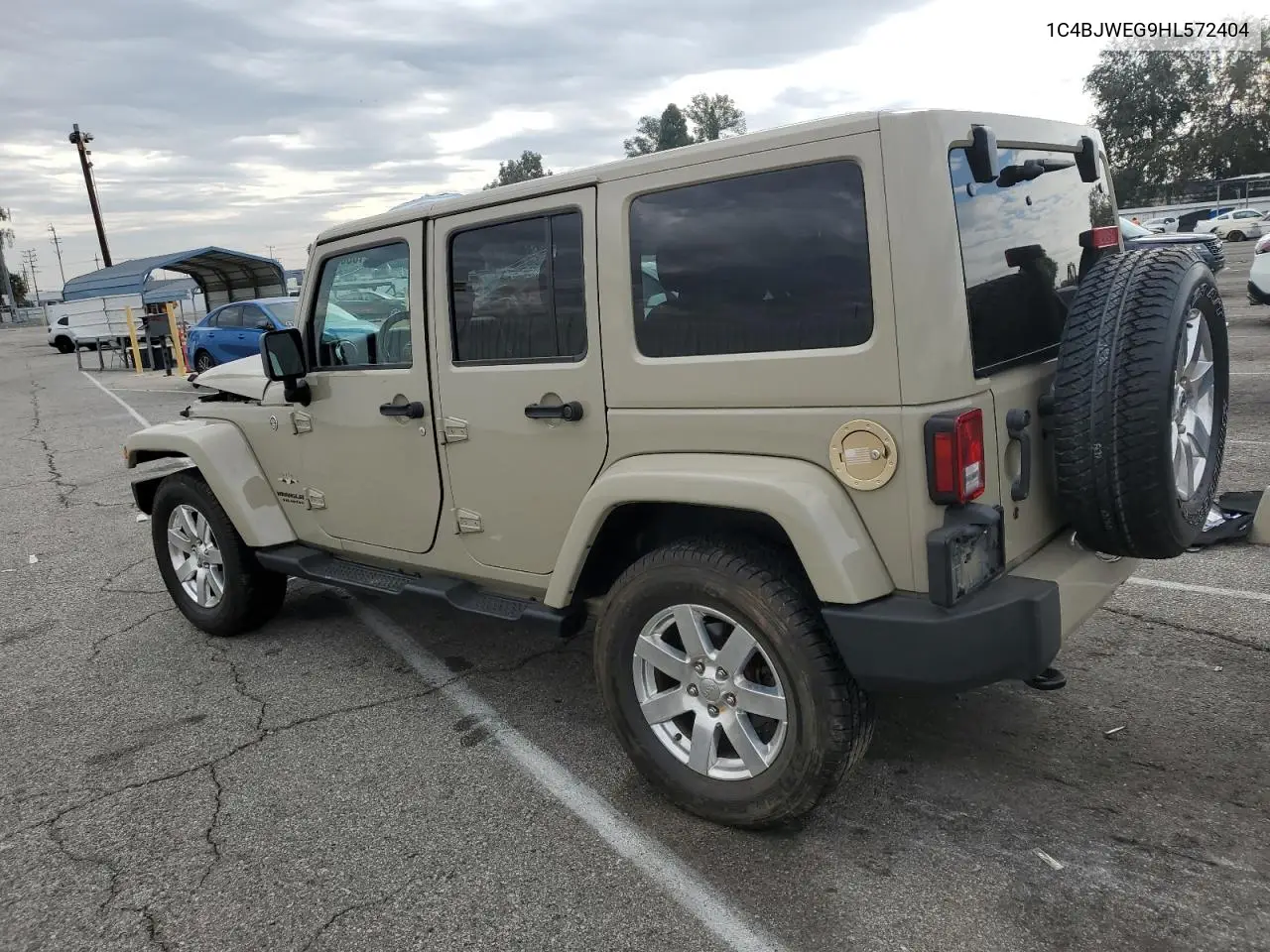 1C4BJWEG9HL572404 2017 Jeep Wrangler Unlimited Sahara
