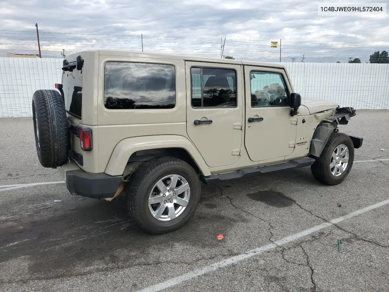 1C4BJWEG9HL572404 2017 Jeep Wrangler Unlimited Sahara