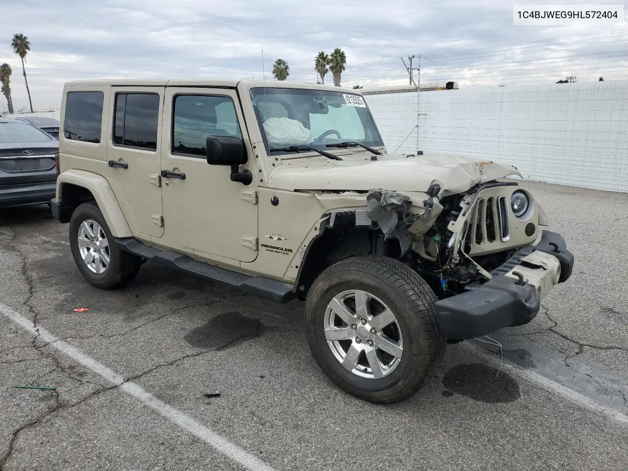 1C4BJWEG9HL572404 2017 Jeep Wrangler Unlimited Sahara