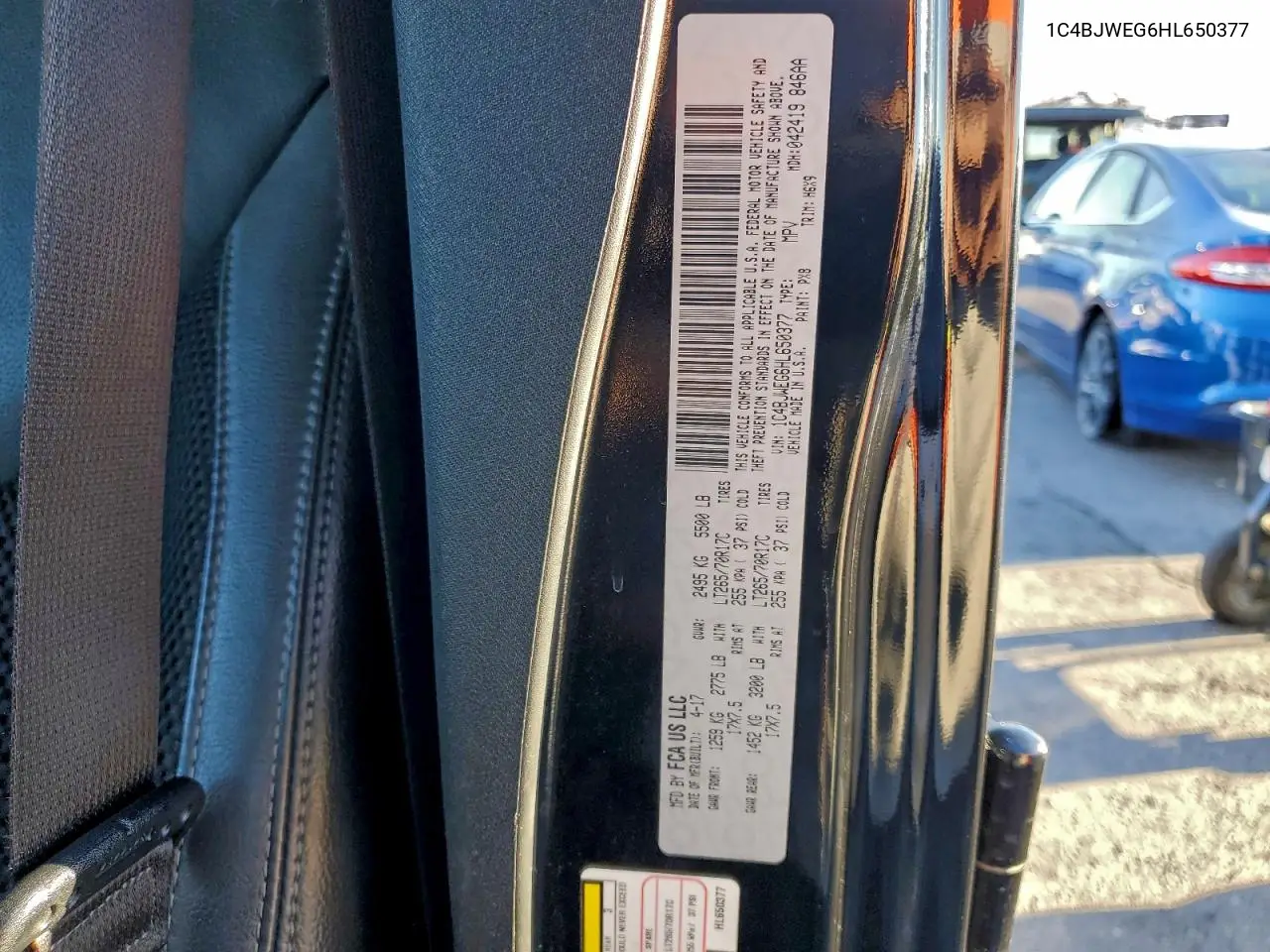 1C4BJWEG6HL650377 2017 Jeep Wrangler Unlimited Sahara
