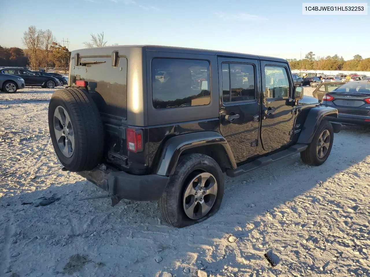 1C4BJWEG1HL532253 2017 Jeep Wrangler Unlimited Sahara
