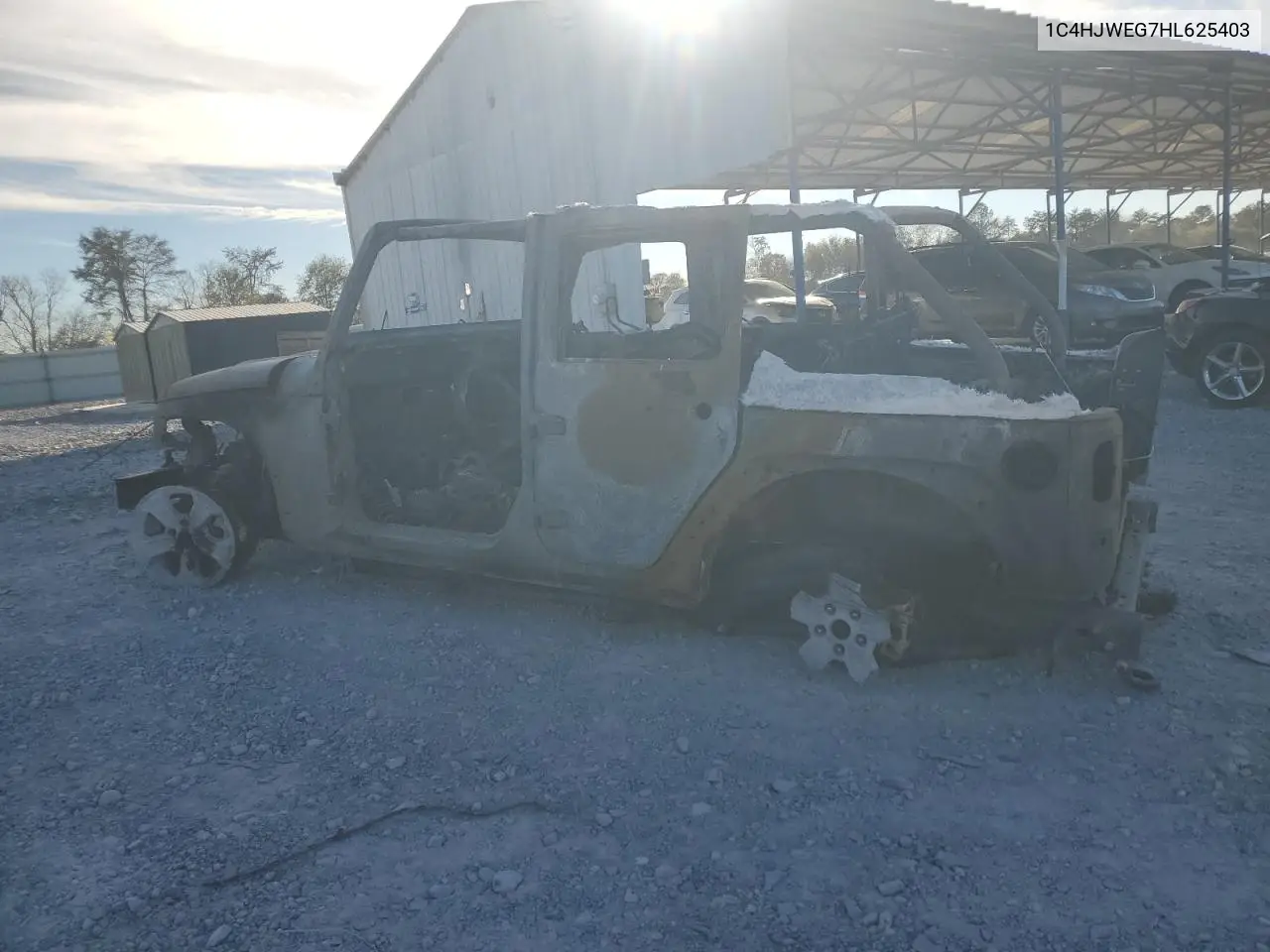 1C4HJWEG7HL625403 2017 Jeep Wrangler Unlimited Sahara