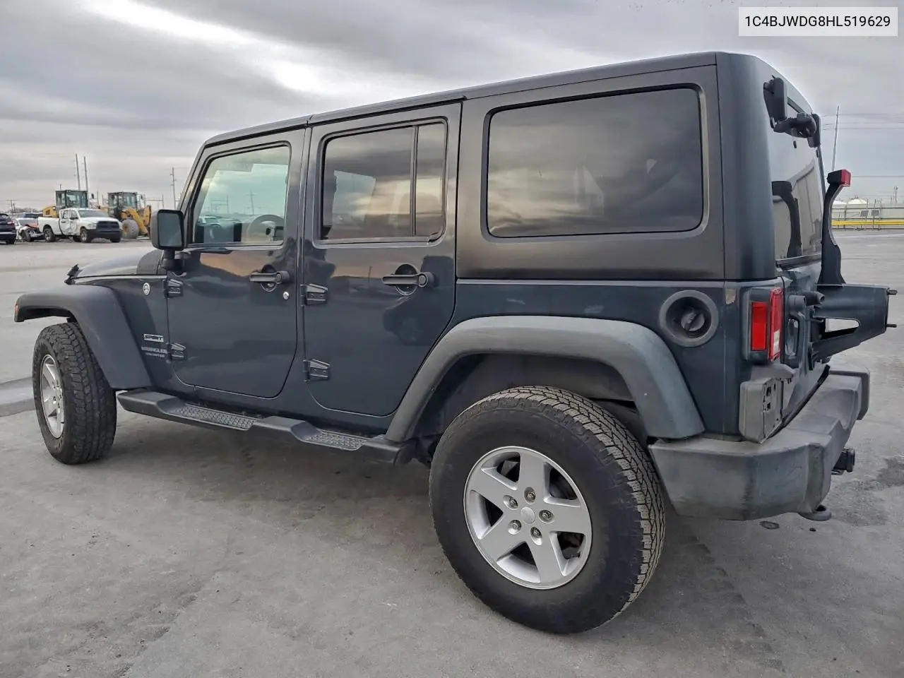 1C4BJWDG8HL519629 2017 Jeep Wrangler Unlimited Sport