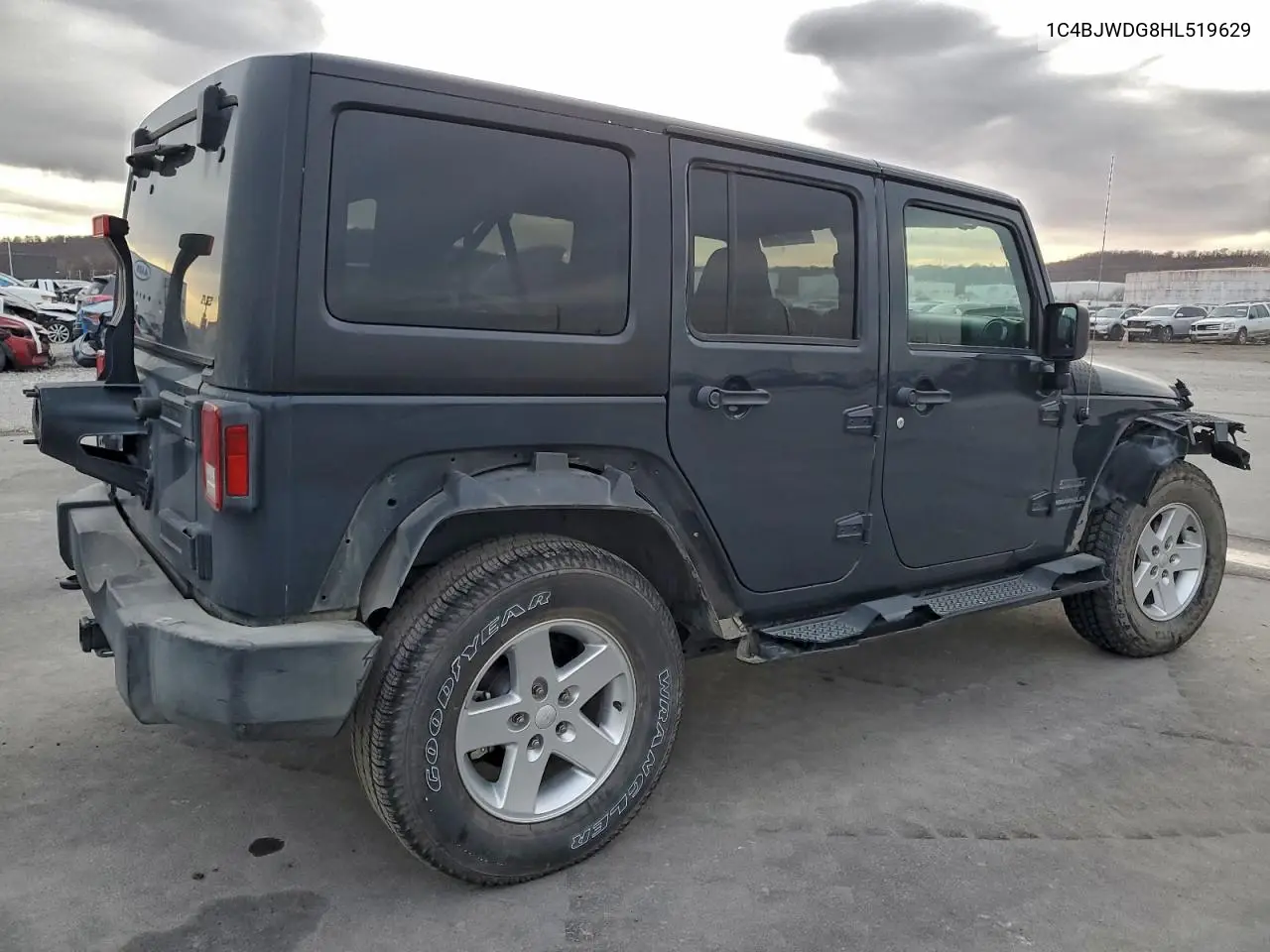 1C4BJWDG8HL519629 2017 Jeep Wrangler Unlimited Sport