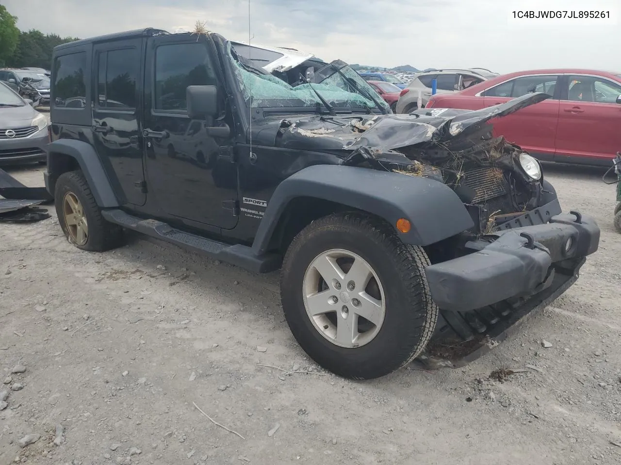 1C4BJWDG7JL895261 2018 Jeep Wrangler Unlimited Sport