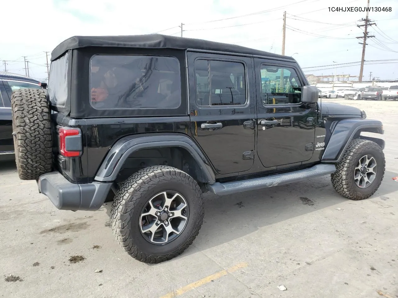 1C4HJXEG0JW130468 2018 Jeep Wrangler Unlimited Sahara