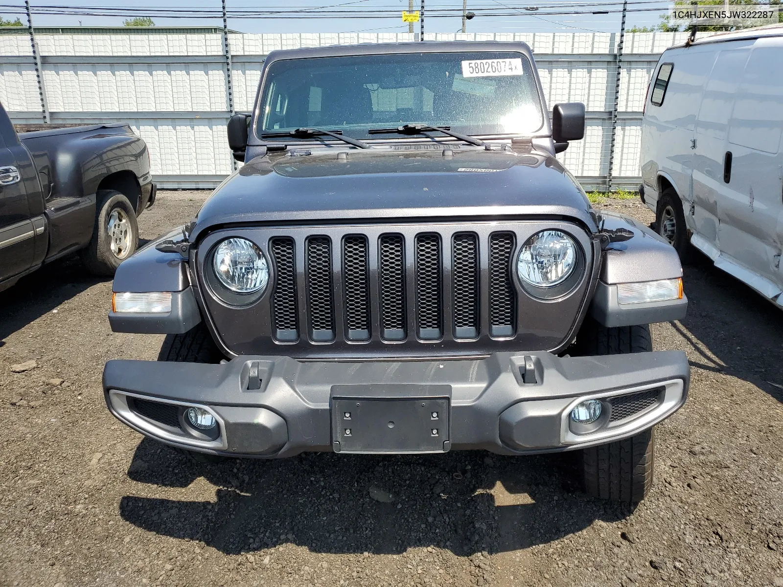 1C4HJXEN5JW322287 2018 Jeep Wrangler Unlimited Sahara