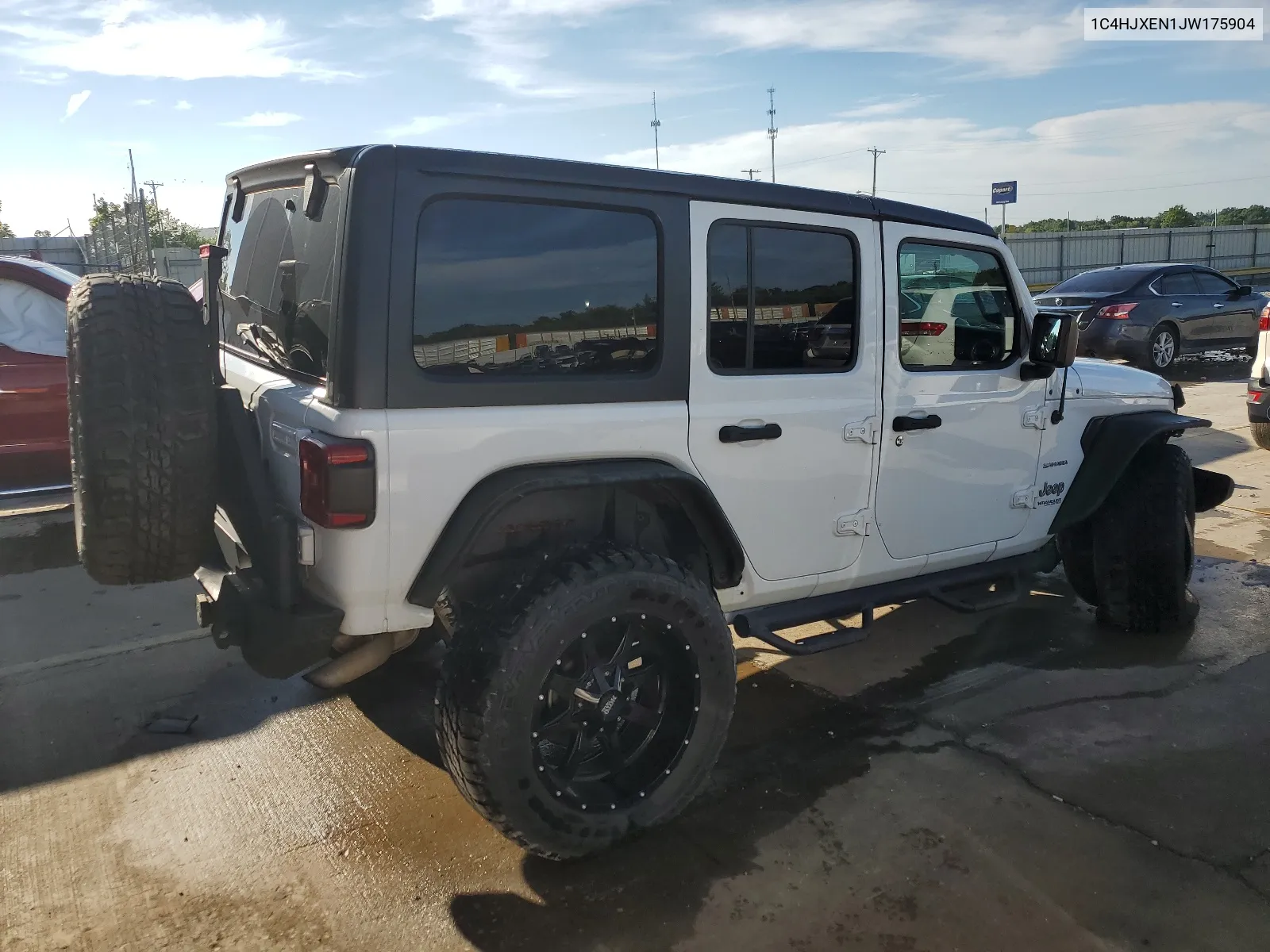 1C4HJXEN1JW175904 2018 Jeep Wrangler Unlimited Sahara