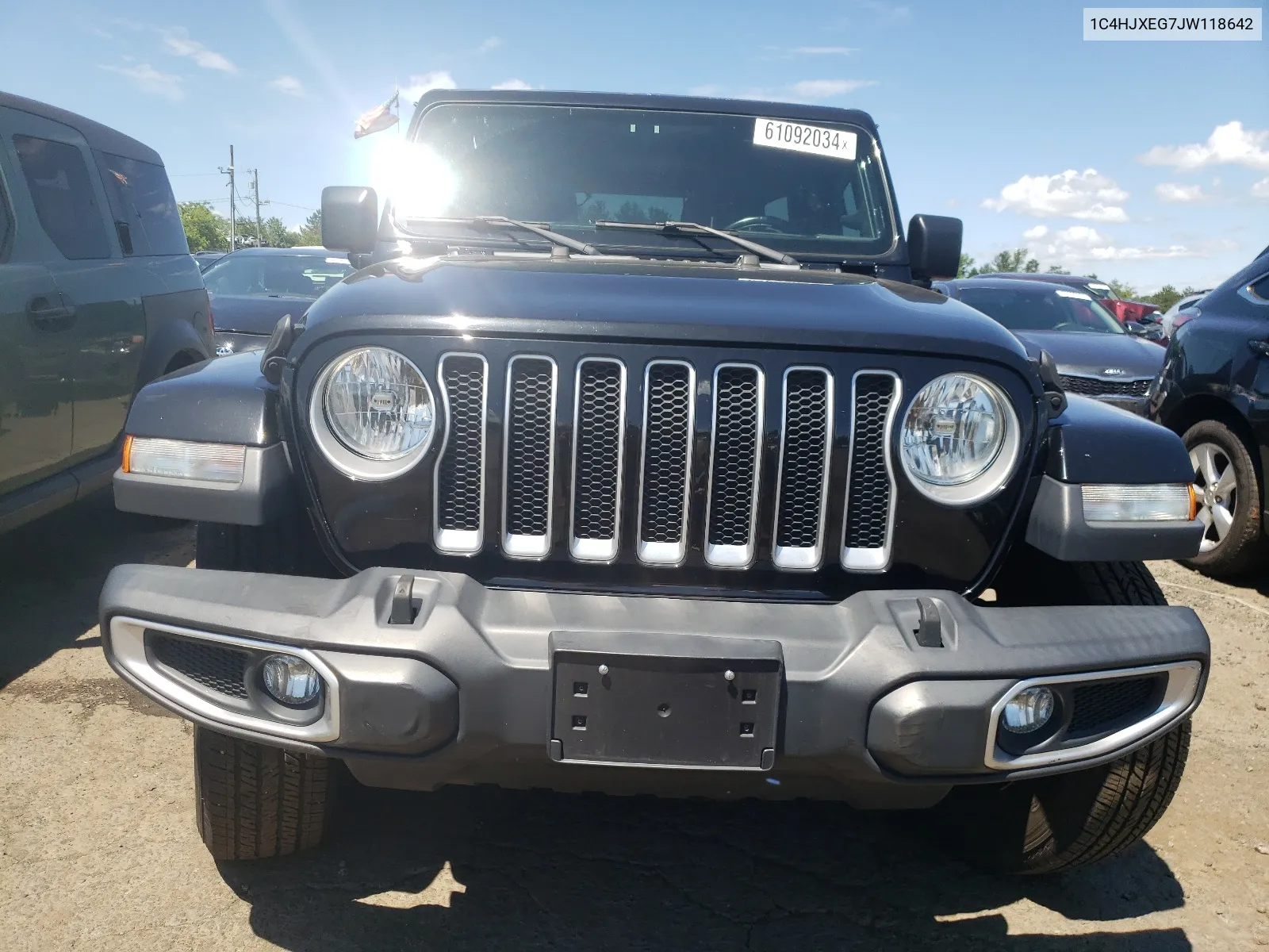 1C4HJXEG7JW118642 2018 Jeep Wrangler Unlimited Sahara