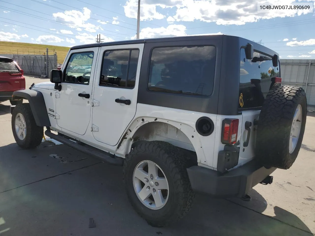 1C4BJWDG7JL890609 2018 Jeep Wrangler Unlimited Sport