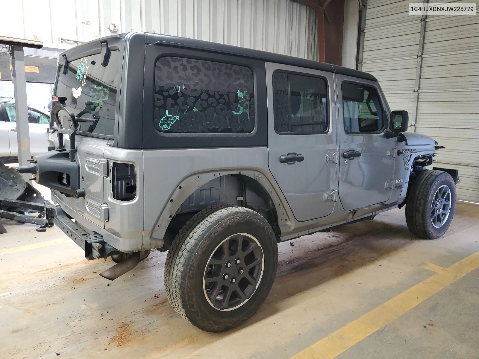 1C4HJXDNXJW225779 2018 Jeep Wrangler Unlimited Sport