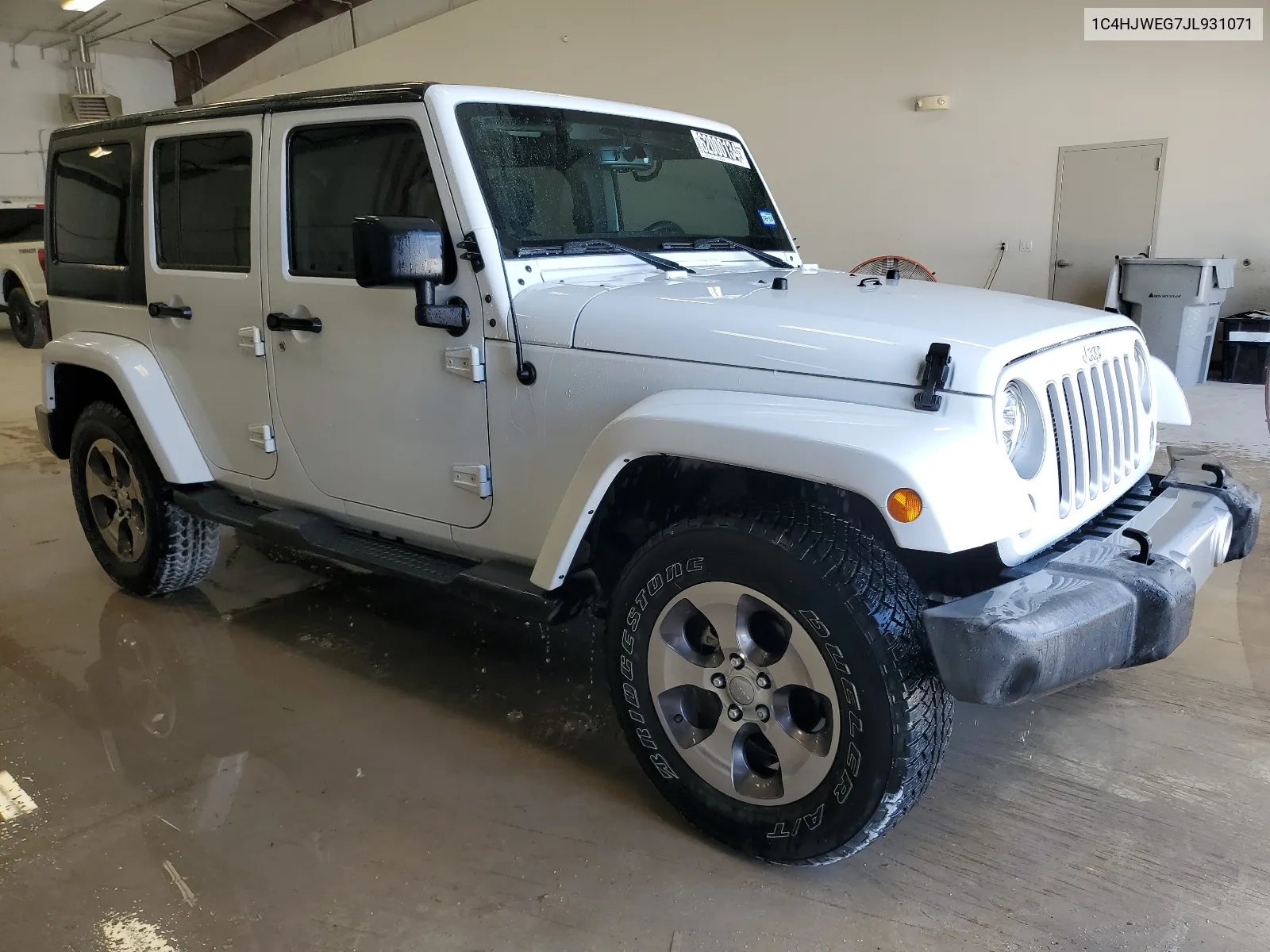 1C4HJWEG7JL931071 2018 Jeep Wrangler Unlimited Sahara