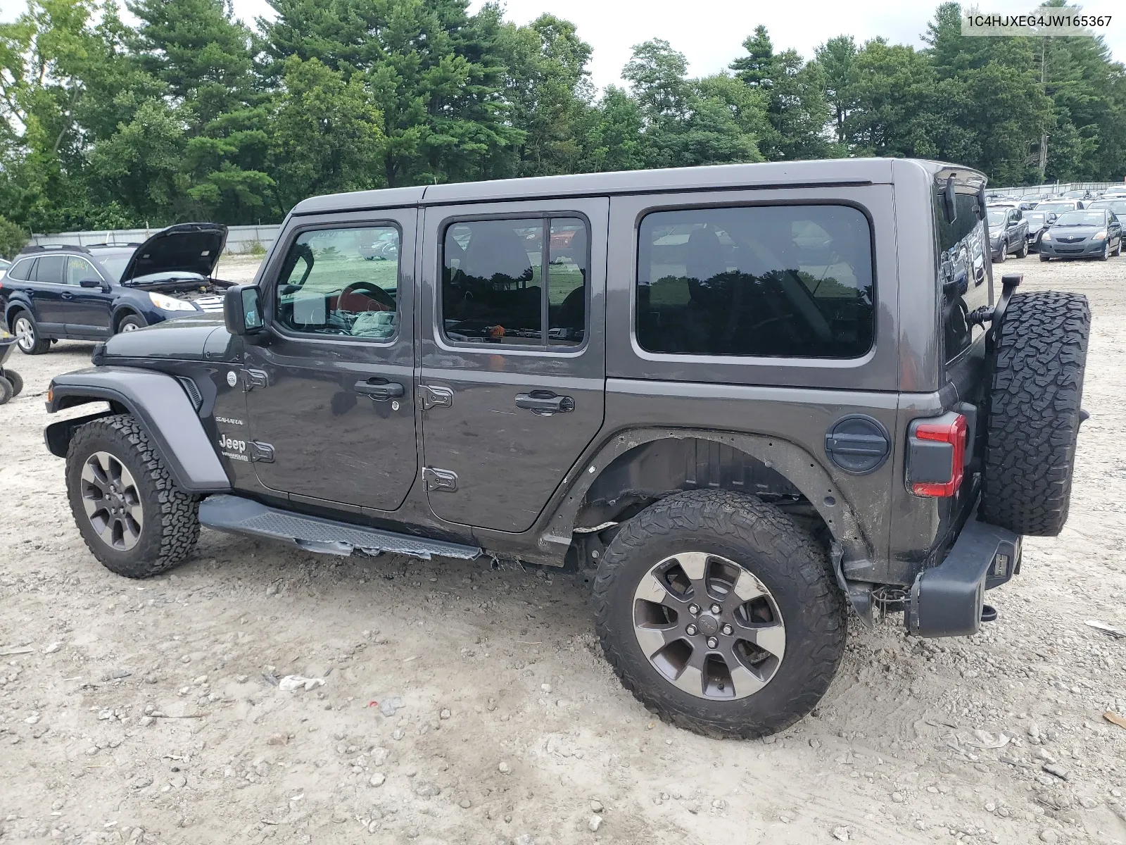 1C4HJXEG4JW165367 2018 Jeep Wrangler Unlimited Sahara